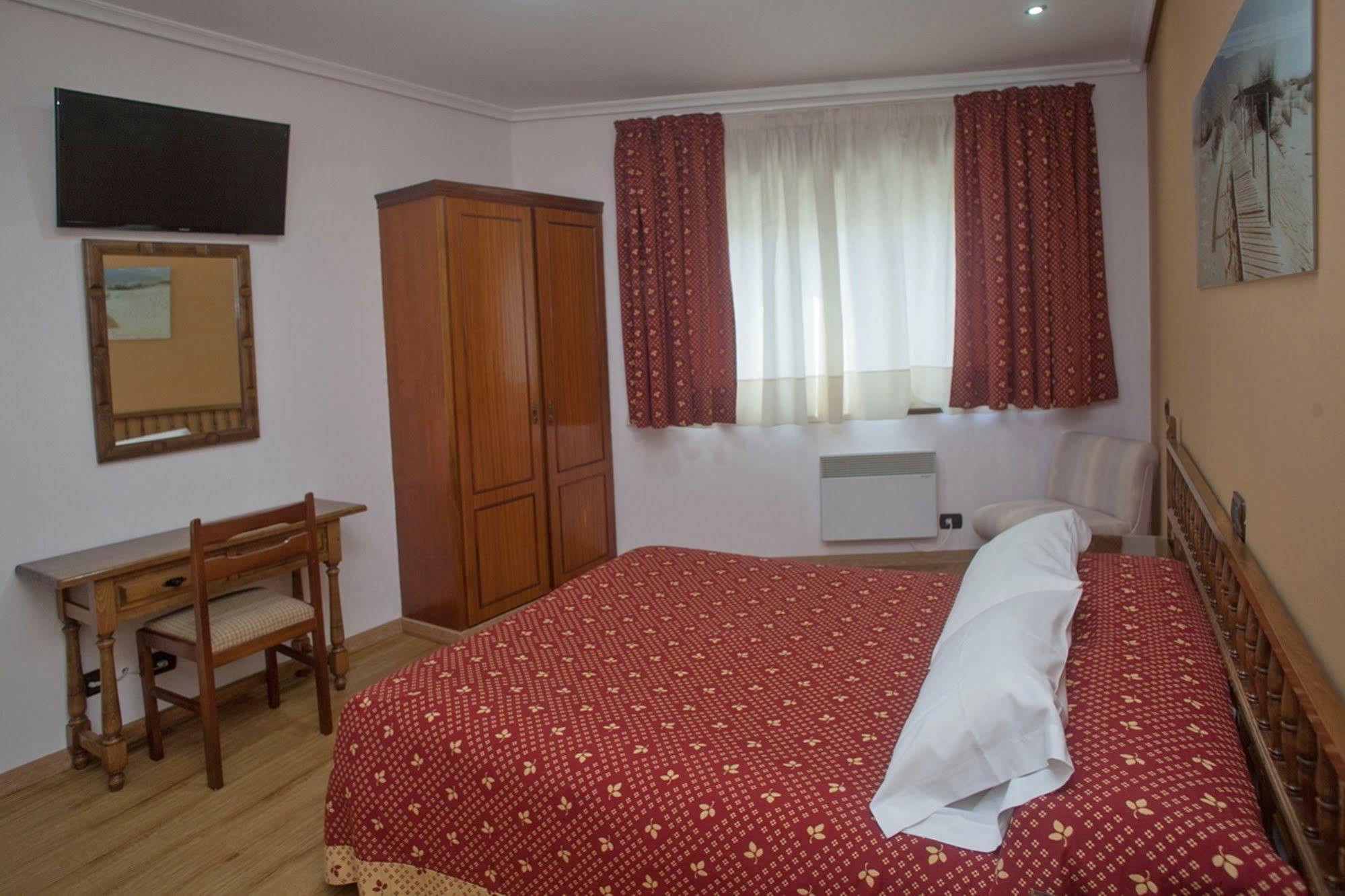 Hospedium Hotel La Marina Costa Da Morte Cee Zewnętrze zdjęcie