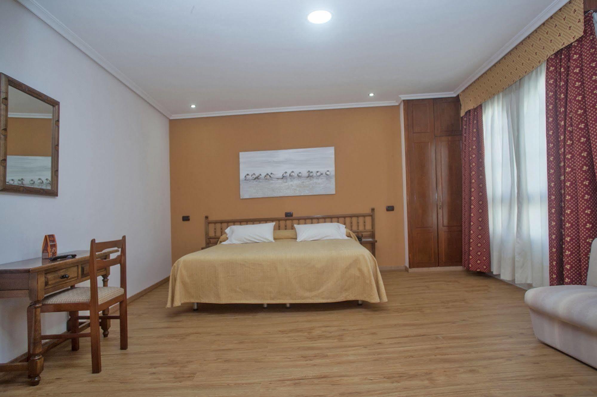 Hospedium Hotel La Marina Costa Da Morte Cee Zewnętrze zdjęcie