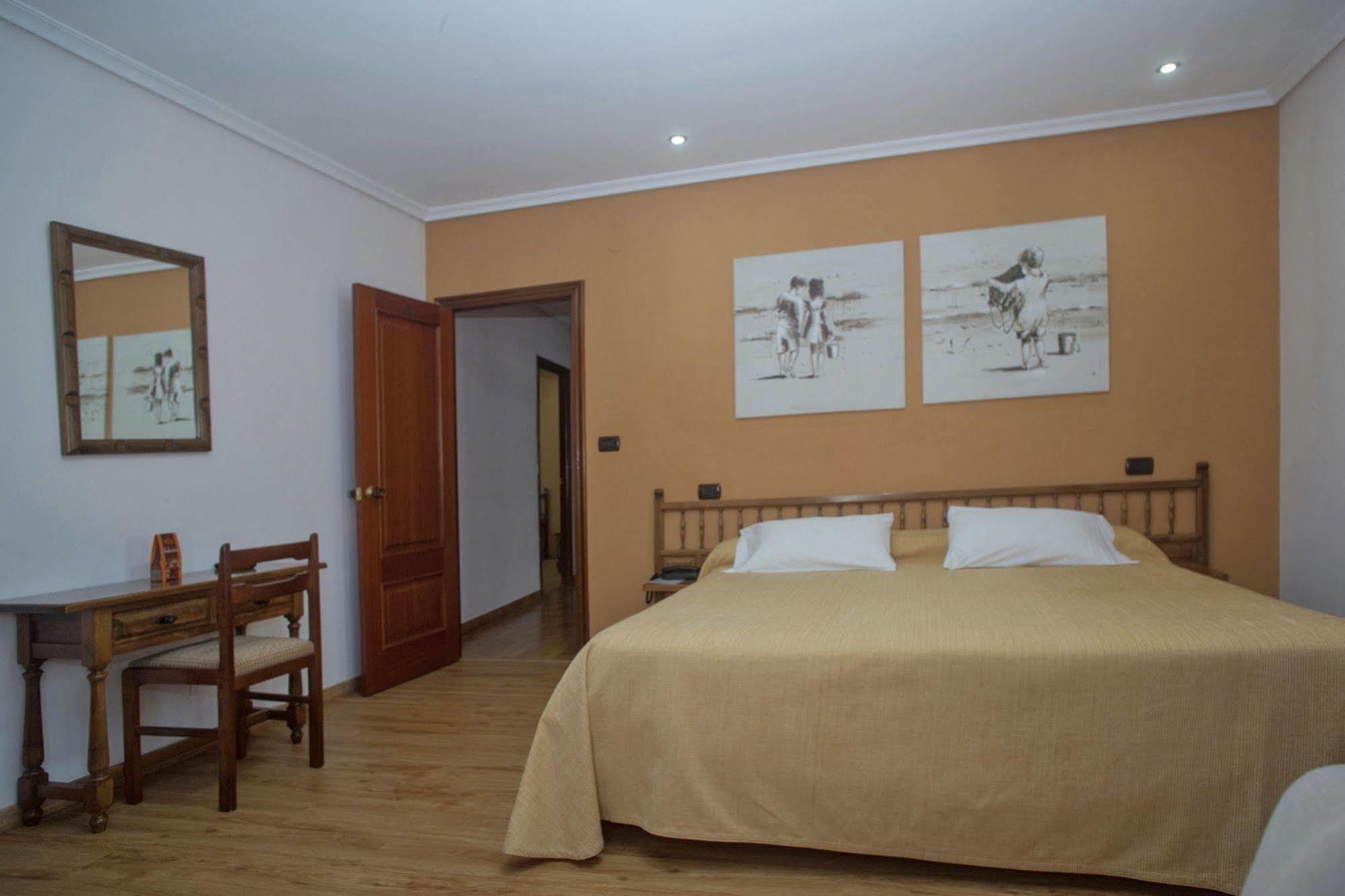 Hospedium Hotel La Marina Costa Da Morte Cee Zewnętrze zdjęcie