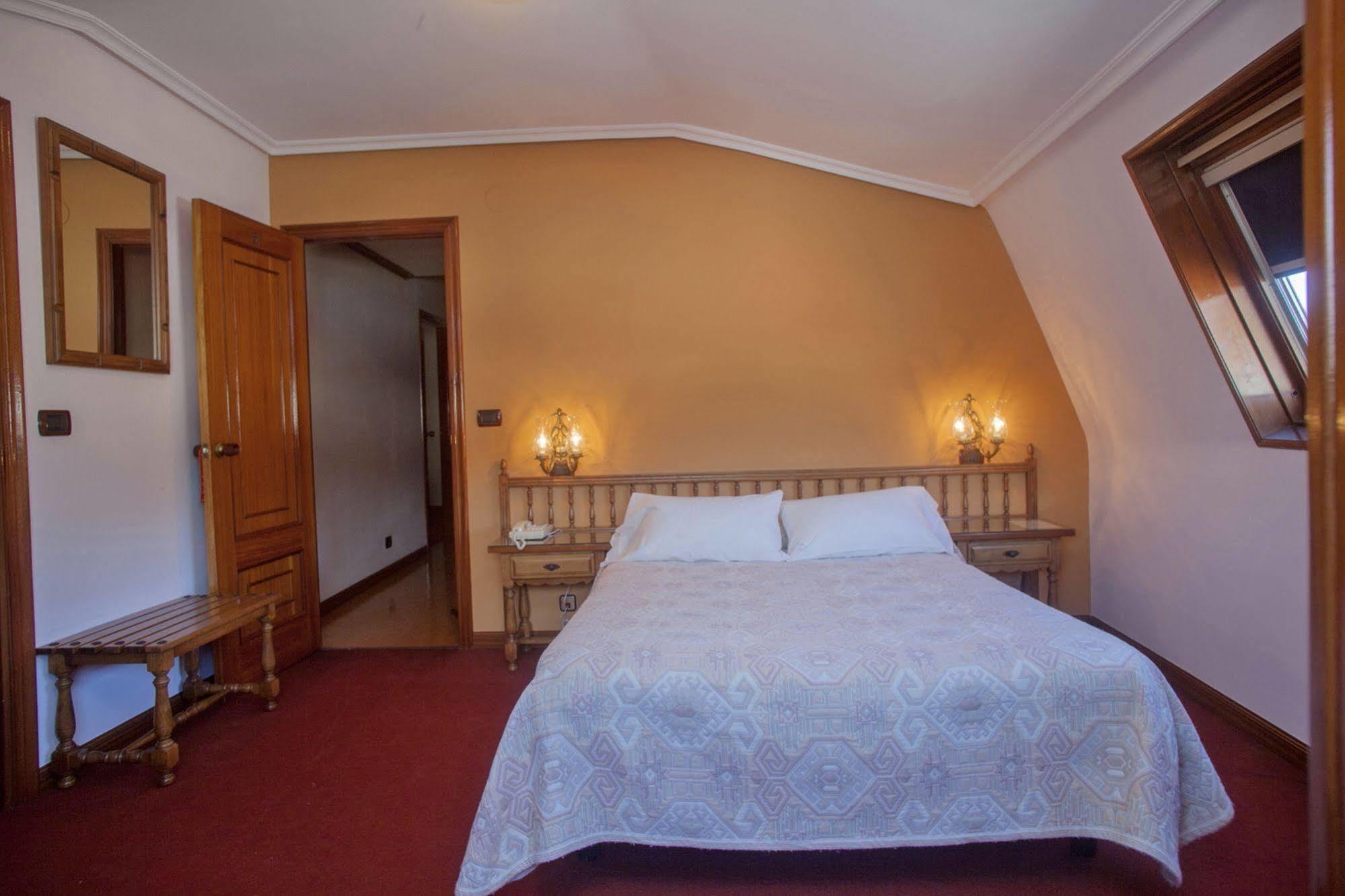 Hospedium Hotel La Marina Costa Da Morte Cee Zewnętrze zdjęcie