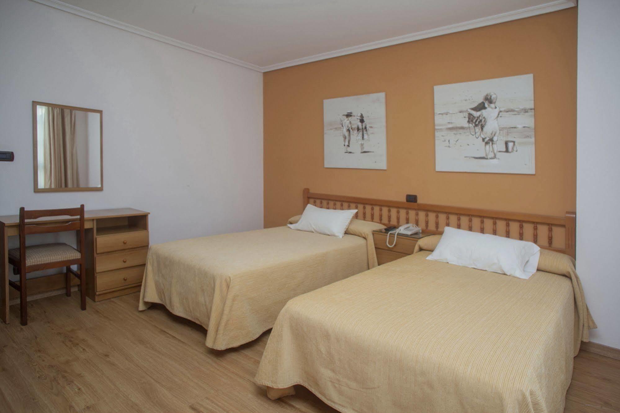 Hospedium Hotel La Marina Costa Da Morte Cee Zewnętrze zdjęcie