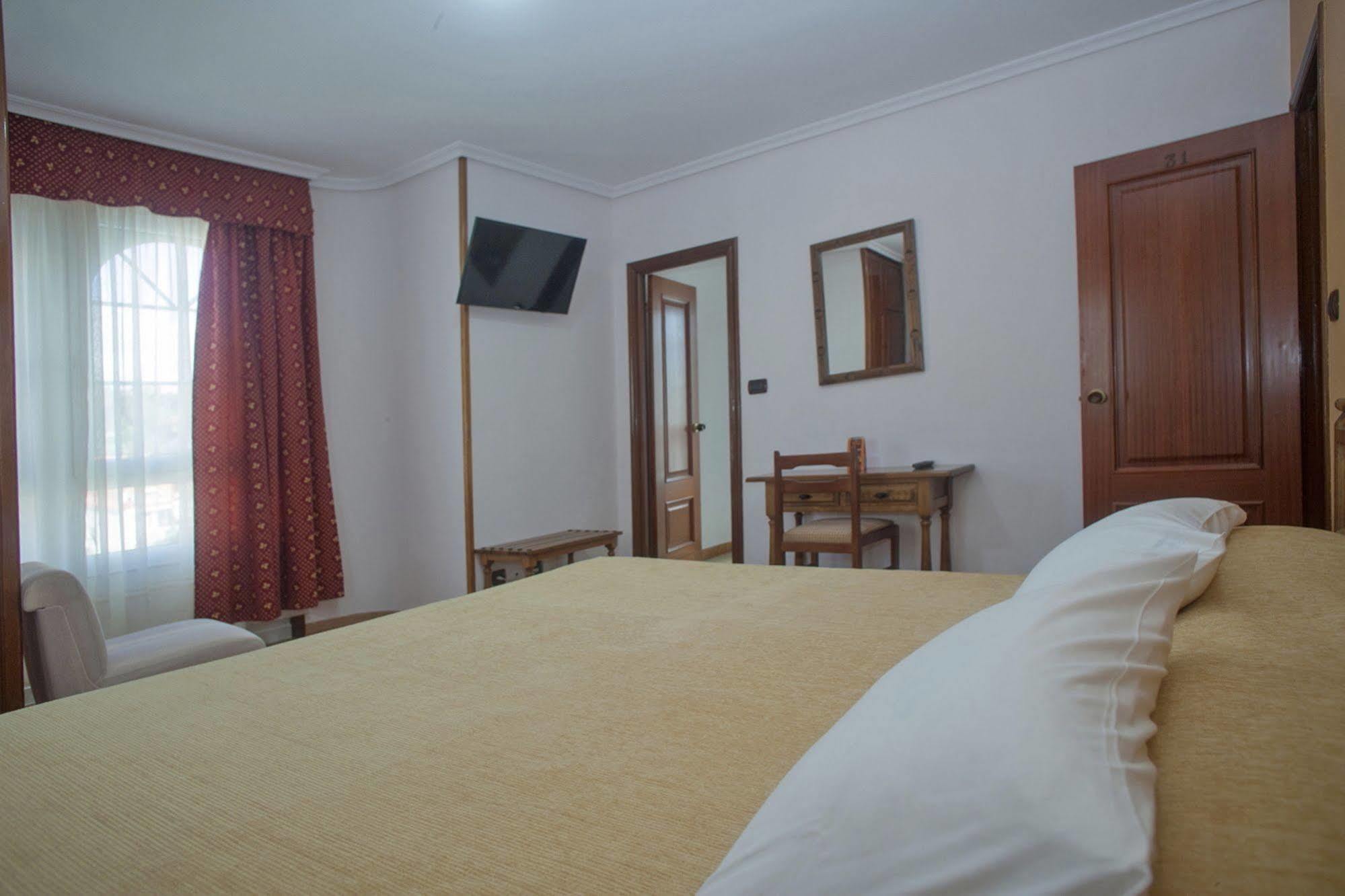 Hospedium Hotel La Marina Costa Da Morte Cee Zewnętrze zdjęcie