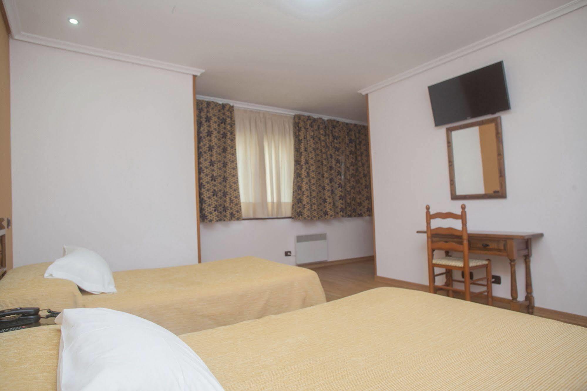 Hospedium Hotel La Marina Costa Da Morte Cee Zewnętrze zdjęcie