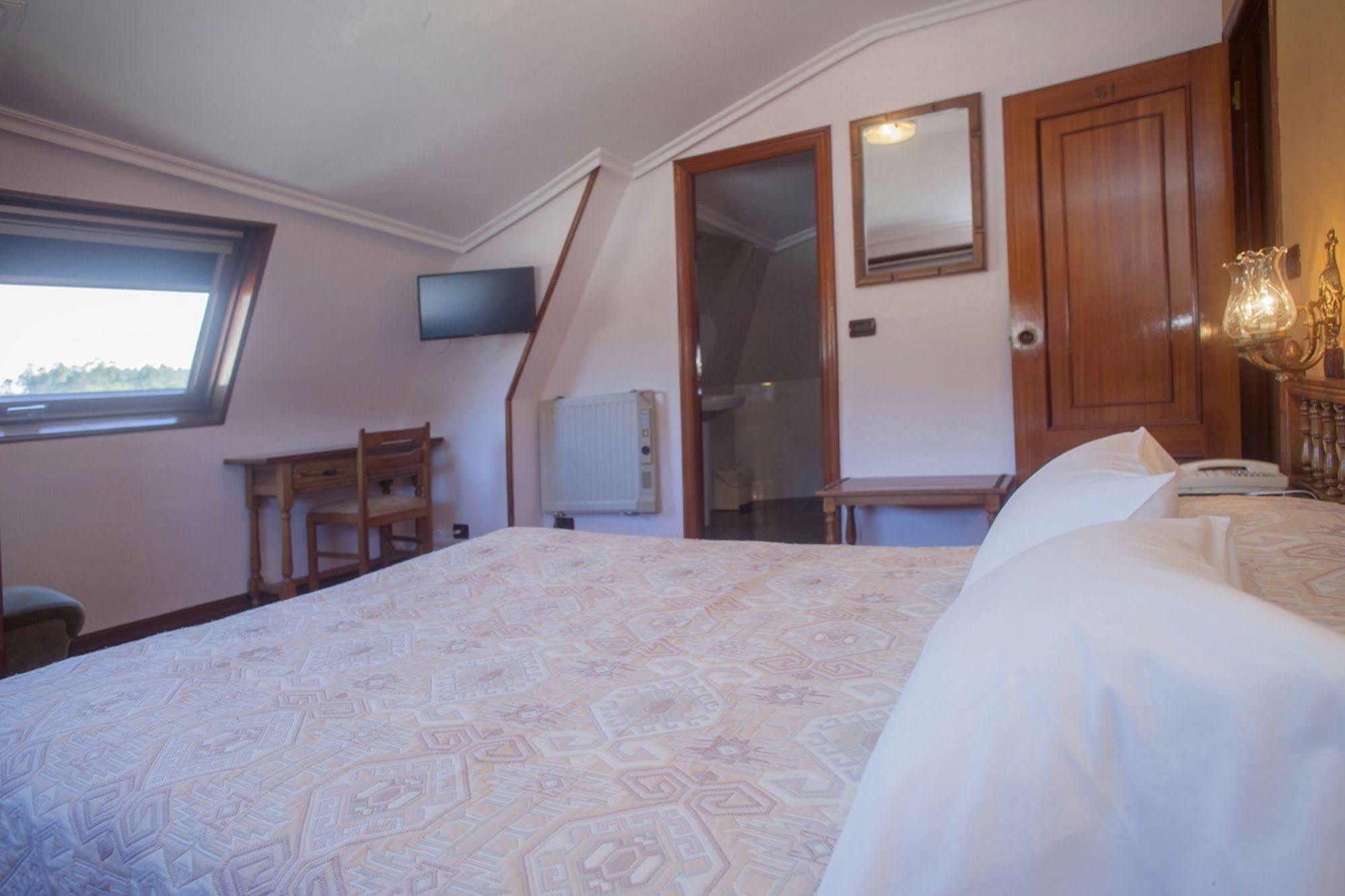Hospedium Hotel La Marina Costa Da Morte Cee Zewnętrze zdjęcie